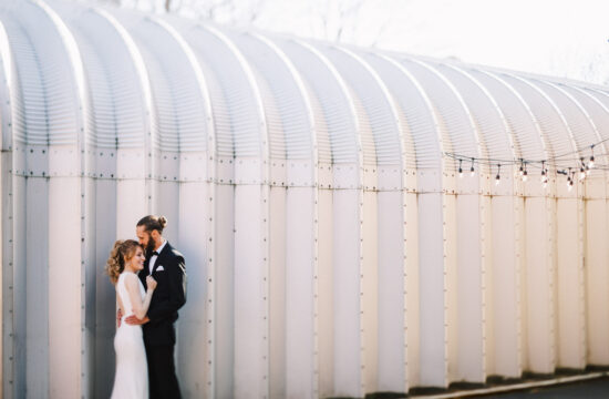 La petite Chapelle Outdoor bride and groom